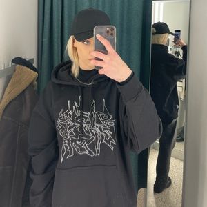 Weekday oversized black hoodie with rhinestones
XS / 6